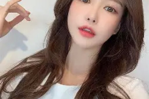 刘晓庆被指耍大牌现身河南万岁山和王婆同台全场冷脸拒讲话