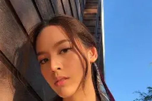原来她早已结婚丈夫是国家一级演员如今定居上海被家人宠成宝