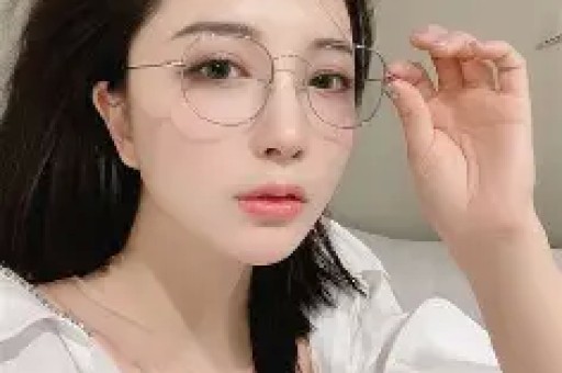 四位明星盲目耍大牌：吴谨言摆谱央视被点名李梦任性毁演技张大大暴力霸凌文章任性要求陕西油泼面路人缘彻底败光！
