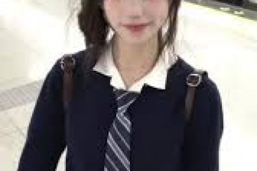 高速赶下车、洗衣服接口水、跪地服务当这些明星的员工太难了！