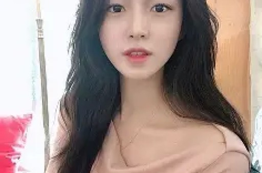 MC Mong爆料：知名女演员与争议人物秘密恋情曝光网友热议！