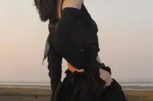 女星艾米高考拒绝签名被吐槽耍大牌 网友：这是高考