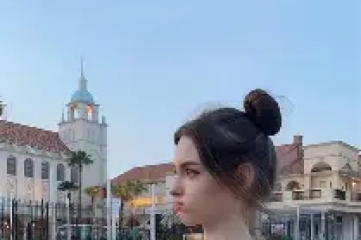 突发！TVB知名演员横店拍戏遭潜规则拒绝深夜邀约后竟被导演拉黑